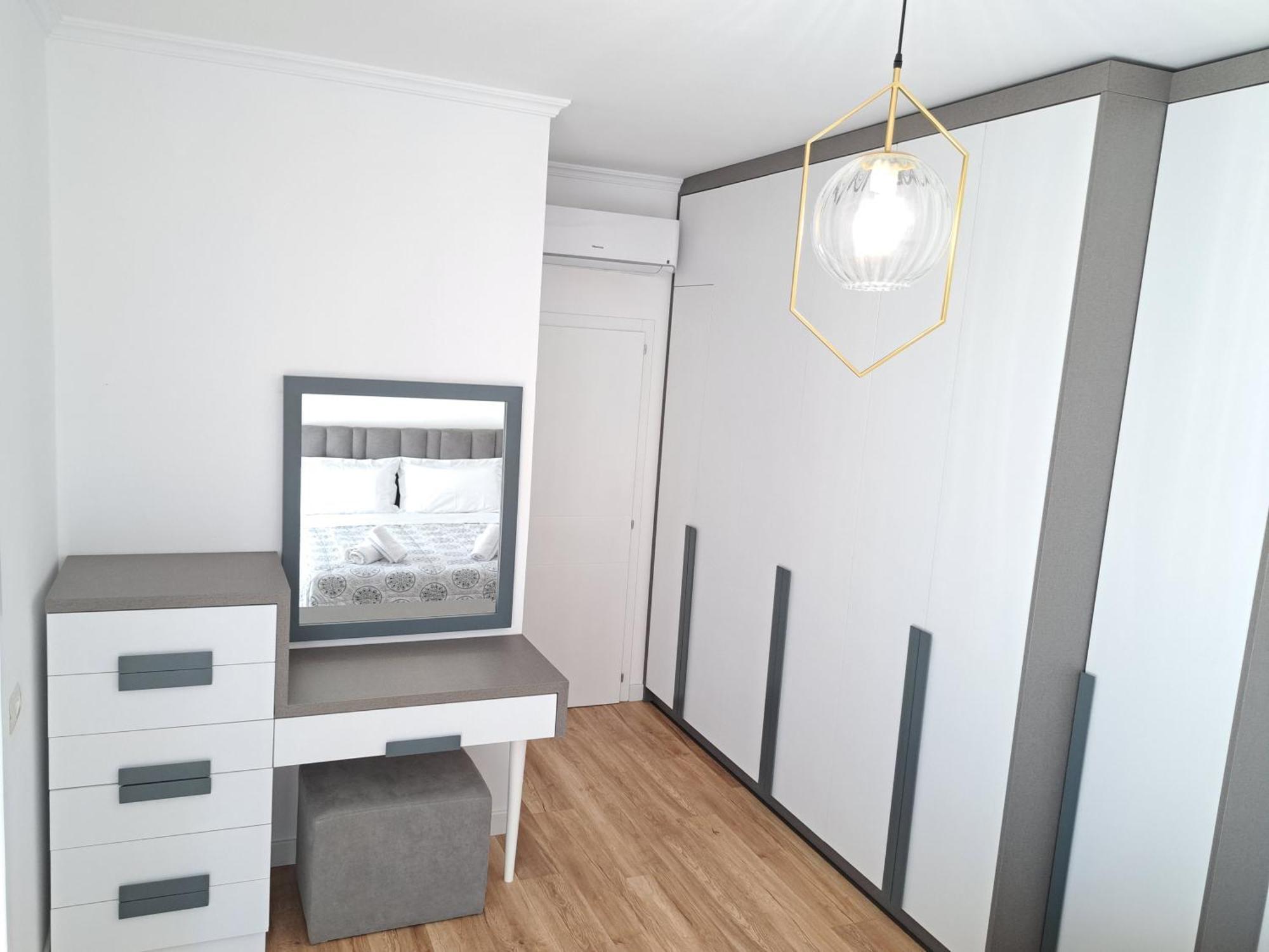 Pazari Luxury Central Apartment Тирана Экстерьер фото